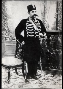 Retrato de Mozaffar ad Din (1853-1907), Shah Qajar de Persia de French Photographer